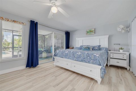 House in New Port Richey, Florida 3 bedrooms, 157.1 sq.m. № 1723388 - photo 22