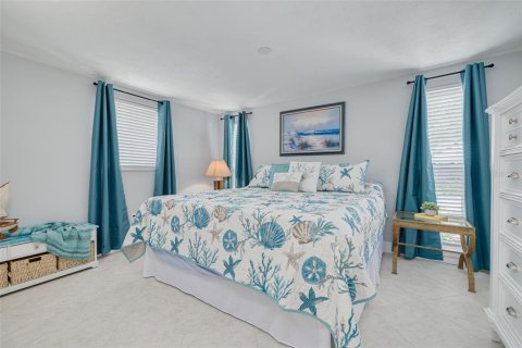 House in New Port Richey, Florida 3 bedrooms, 157.1 sq.m. № 1723388 - photo 29