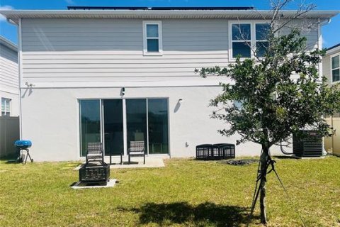 House in Davenport, Florida 5 bedrooms, 288.55 sq.m. № 2227962 - photo 2