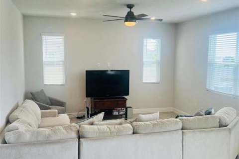 House in Davenport, Florida 5 bedrooms, 288.55 sq.m. № 2227962 - photo 11