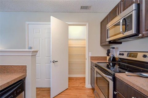 Copropriété à louer à Saint Petersburg, Floride: 1 chambre, 57.23 m2 № 2211859 - photo 11
