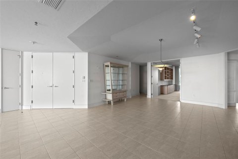 Condo in Longboat Key, Florida, 3 bedrooms  № 2222259 - photo 15