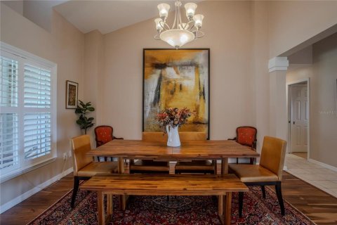 Villa ou maison à vendre à Sorrento, Floride: 4 chambres, 406.73 m2 № 1895130 - photo 7
