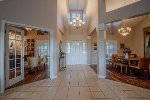 Villa ou maison à vendre à Sorrento, Floride: 4 chambres, 406.73 m2 № 1895130 - photo 9