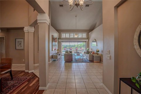 Villa ou maison à vendre à Sorrento, Floride: 4 chambres, 406.73 m2 № 1895130 - photo 8