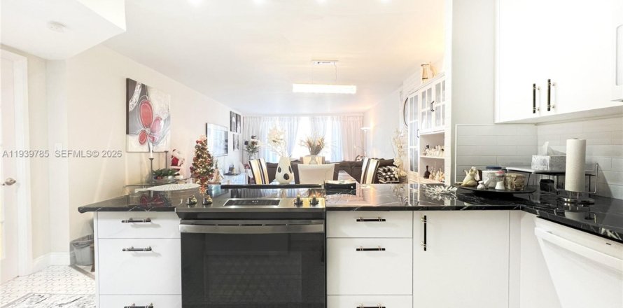 Кондоминиум с 1 спальней в Авентура, Флорида № 1997068