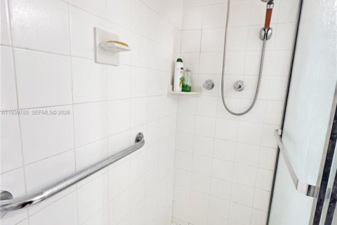 Condominio en venta en Aventura, Florida, 1 dormitorio, 99.03 m2 № 1997068 - foto 17