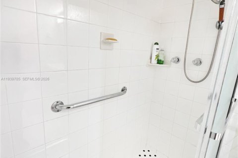 Condominio en venta en Aventura, Florida, 1 dormitorio, 99.03 m2 № 1997068 - foto 16