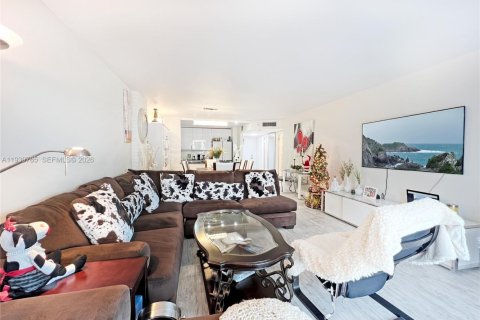 Condominio en venta en Aventura, Florida, 1 dormitorio, 99.03 m2 № 1997068 - foto 11