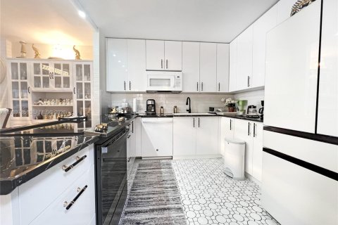 Купить кондоминиум в Авентура, Флорида 1 спальня, 99.03м2, № 1997068 - фото 4