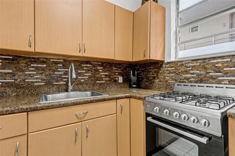 Copropriété à vendre à Miami Beach, Floride: 41.34 m2 № 2010783 - photo 8