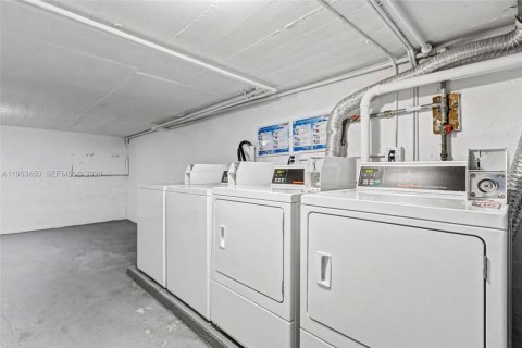 Copropriété à vendre à Miami Beach, Floride: 41.34 m2 № 2010783 - photo 10