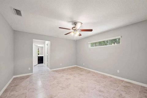 Casa en alquiler en Palm Bay, Florida, 4 dormitorios, 170.29 m2 № 1885432 - foto 11