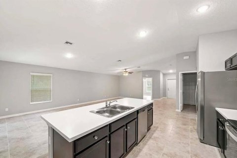 Casa en alquiler en Palm Bay, Florida, 4 dormitorios, 170.29 m2 № 1885432 - foto 9