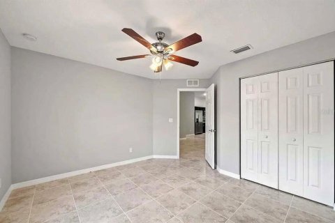 Casa en alquiler en Palm Bay, Florida, 4 dormitorios, 170.29 m2 № 1885432 - foto 4