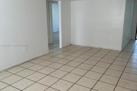 Condo à Miami, Floride, 3 chambres  № 2374277