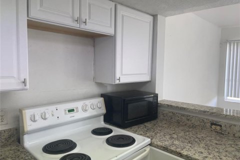 Townhouse in Davenport, Florida 3 bedrooms, 111.48 sq.m. № 1614350 - photo 10