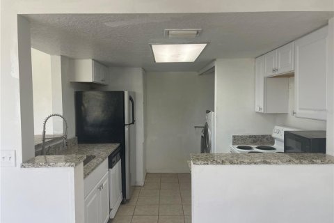 Townhouse in Davenport, Florida 3 bedrooms, 111.48 sq.m. № 1614350 - photo 7