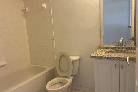 Townhouse in Davenport, Florida 3 bedrooms, 111.48 sq.m. № 1614350 - photo 15