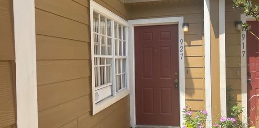 Townhouse in Davenport, Florida 3 bedrooms, 111.48 sq.m. № 1614350