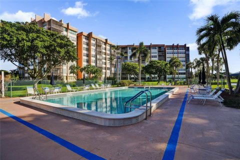 Condo in Pembroke Pines, Florida, 1 bedroom  № 1953983 - photo 27