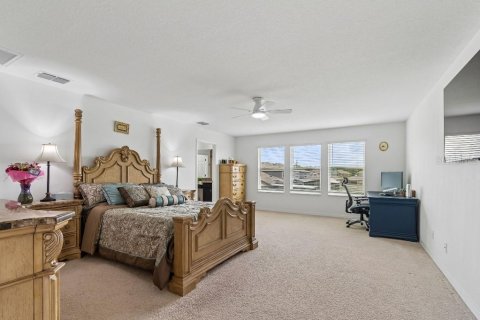 House in Tampa, Florida 5 bedrooms, 331.29 sq.m. № 2124638 - photo 15