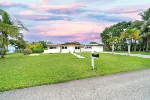House in Homestead, Florida 4 bedrooms, 167.22 sq.m. № 1836134 - photo 16