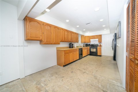 House in Homestead, Florida 4 bedrooms, 167.22 sq.m. № 1836134 - photo 29