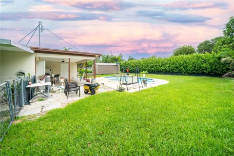 House in Homestead, Florida 4 bedrooms, 167.22 sq.m. № 1836134 - photo 30