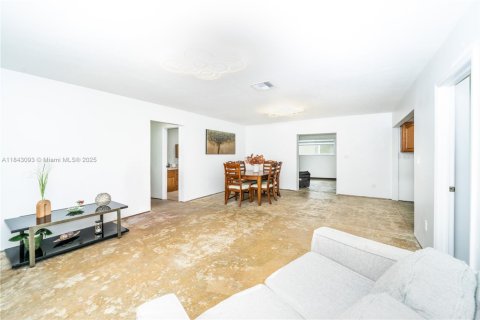House in Homestead, Florida 4 bedrooms, 167.22 sq.m. № 1836134 - photo 8