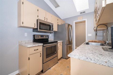 Touwnhouse à vendre à Leesburg, Floride: 2 chambres, 112.23 m2 № 1578816 - photo 9