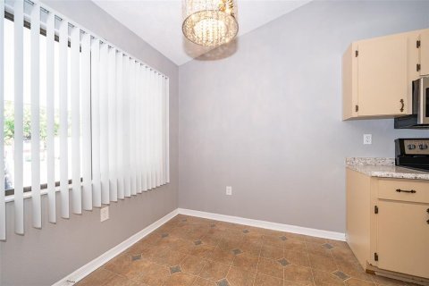 Touwnhouse à vendre à Leesburg, Floride: 2 chambres, 112.23 m2 № 1578816 - photo 10