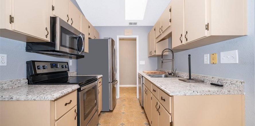 Touwnhouse à Leesburg, Floride 2 chambres, 112.23 m2 № 1578816