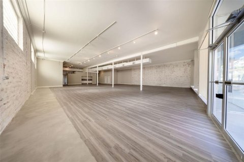 Immobilier commercial à vendre à Sanford, Floride: 742.01 m2 № 2384368 - photo 10