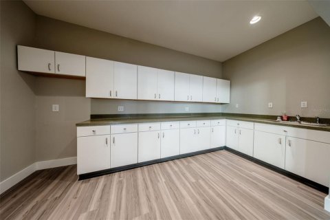 Immobilier commercial à vendre à Sanford, Floride: 742.01 m2 № 2384368 - photo 15
