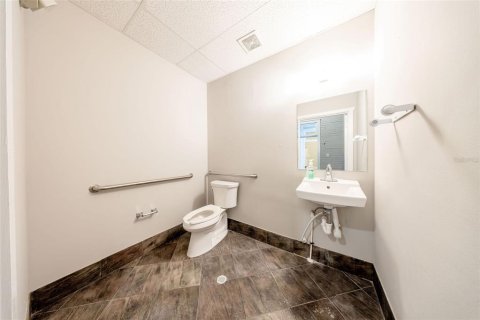 Immobilier commercial à vendre à Sanford, Floride: 742.01 m2 № 2384368 - photo 27