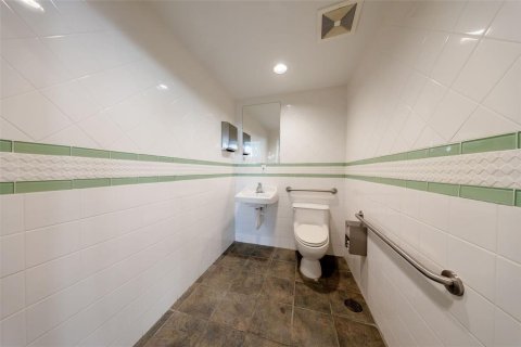 Immobilier commercial à vendre à Sanford, Floride: 742.01 m2 № 2384368 - photo 17