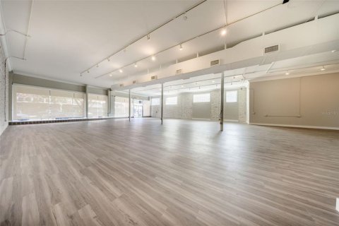 Immobilier commercial à vendre à Sanford, Floride: 742.01 m2 № 2384368 - photo 12