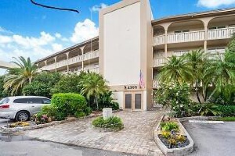 Condo in Coconut Creek, Florida, 2 bedrooms № 2184641