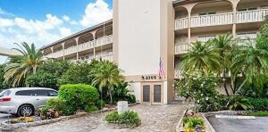 Condo in Coconut Creek, Florida, 2 bedrooms  № 2184641