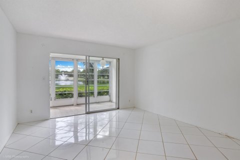 Condo in Coconut Creek, Florida, 2 bedrooms  № 2184641 - photo 7