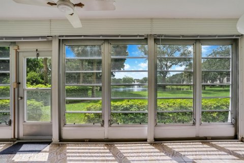 Condo in Coconut Creek, Florida, 2 bedrooms  № 2184641 - photo 12