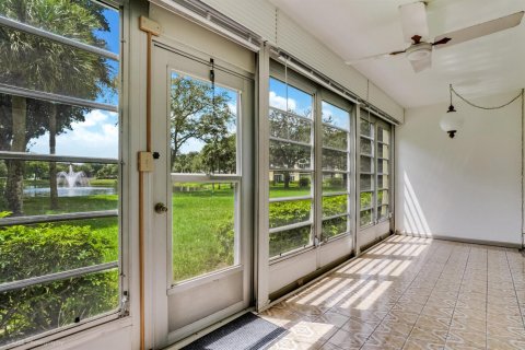 Condo in Coconut Creek, Florida, 2 bedrooms  № 2184641 - photo 10
