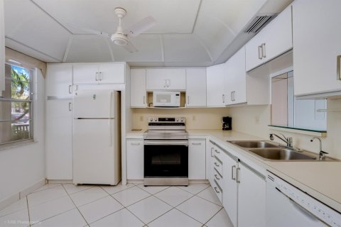 Condo in Coconut Creek, Florida, 2 bedrooms  № 2184641 - photo 13