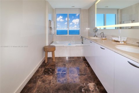 Hotel in Fort Lauderdale, Florida 1 bedroom, 95.5 sq.m. № 2154442 - photo 10
