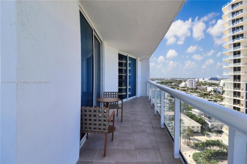 Hotel in Fort Lauderdale, Florida 1 bedroom, 95.5 sq.m. № 2154442 - photo 17
