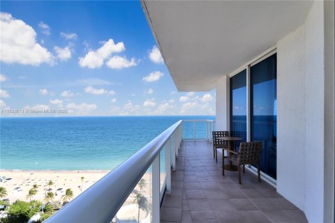Hotel in Fort Lauderdale, Florida 1 bedroom, 95.5 sq.m. № 2154442 - photo 16