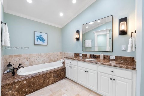 Villa ou maison à vendre à Lighthouse Point, Floride: 5 chambres, 383.41 m2 № 2064811 - photo 13