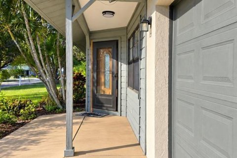 Villa ou maison à vendre à Sarasota, Floride: 2 chambres, 89.93 m2 № 2406779 - photo 3