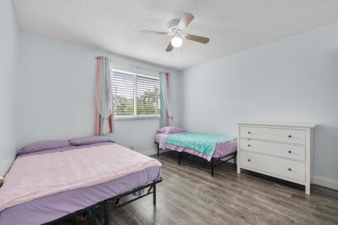 House in Sunrise, Florida 3 bedrooms, 168.62 sq.m. № 2087008 - photo 25